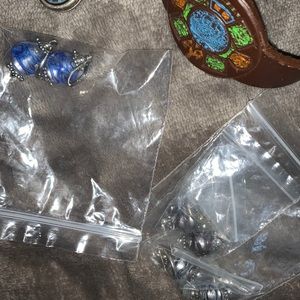 Assorted jewelry